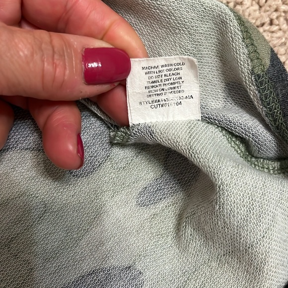 Camo top Kim & Cami - Picture 7 of 7